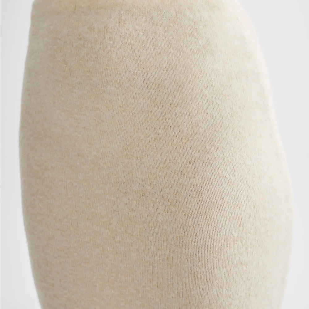Elegant Cream Skirt - Picture 4 of 9